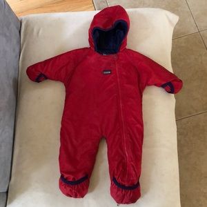 Patagonia infant snowsuit 12-16 lbs